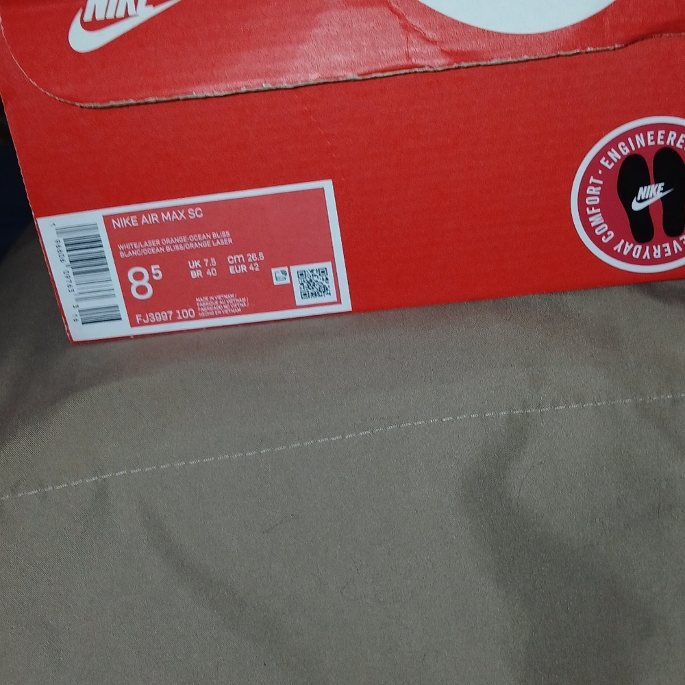 Brand new only taking out of the box to take a picture. Size 8 and 1/2